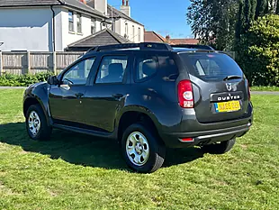 Used 2015 Dacia Duster Ambiance Pearl Black - Interior and Exterior details 7