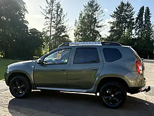 Used 2015 Dacia Duster Laureate Green - Interior and Exterior details 11