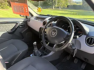 Used 2015 Dacia Duster Laureate Green - Interior and Exterior details 19