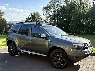Used 2015 Dacia Duster Laureate Green - Interior and Exterior details 2