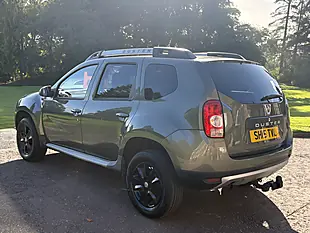 Used 2015 Dacia Duster Laureate Green - Interior and Exterior details 6