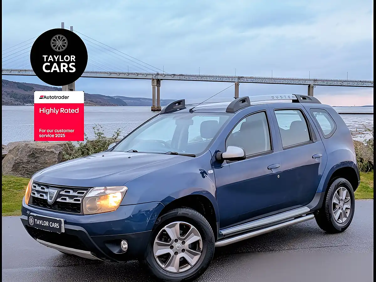Used 2015 Dacia Duster Laureate Prime Blue - Front View