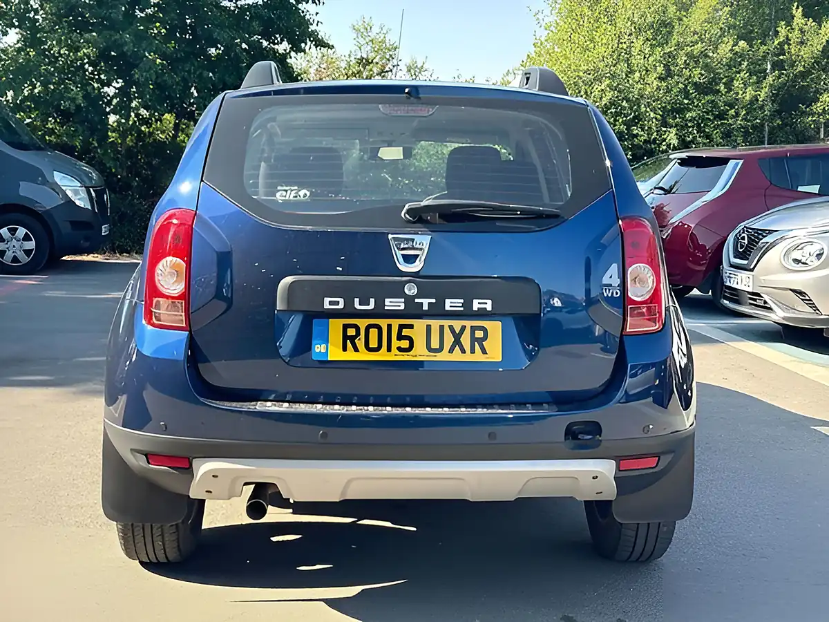 Used 2015 Dacia Duster Laureate Prime Blue - Interior and Exterior details 3