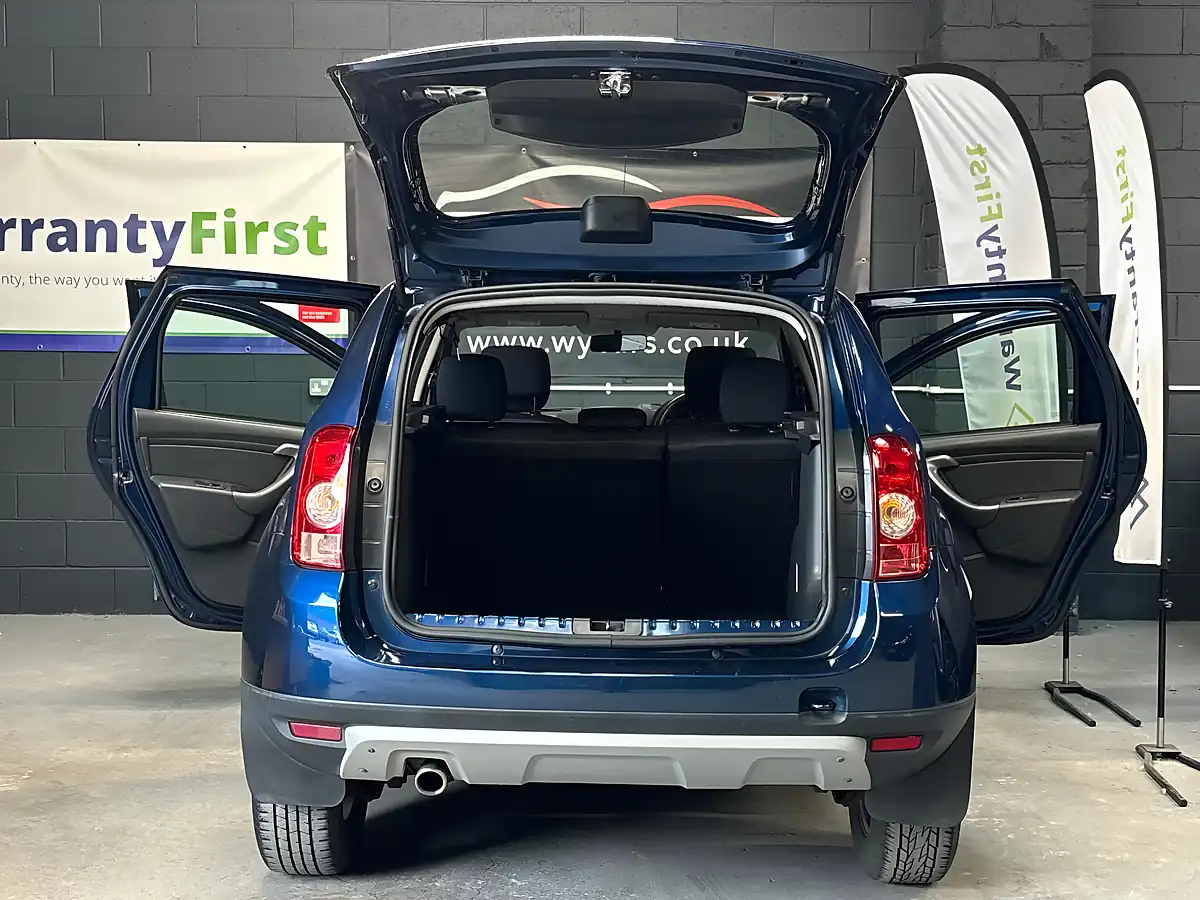Used 2015 Dacia Duster Laureate Prime Blue - Interior and Exterior details 10