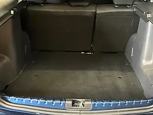 Used 2015 Dacia Duster Laureate Prime Blue - Interior and Exterior details 11