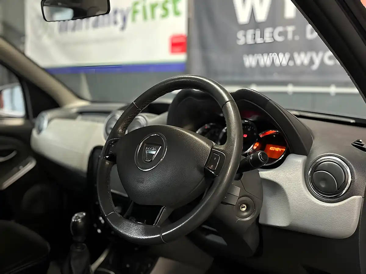 Used 2015 Dacia Duster Laureate Prime Blue - Interior and Exterior details 13