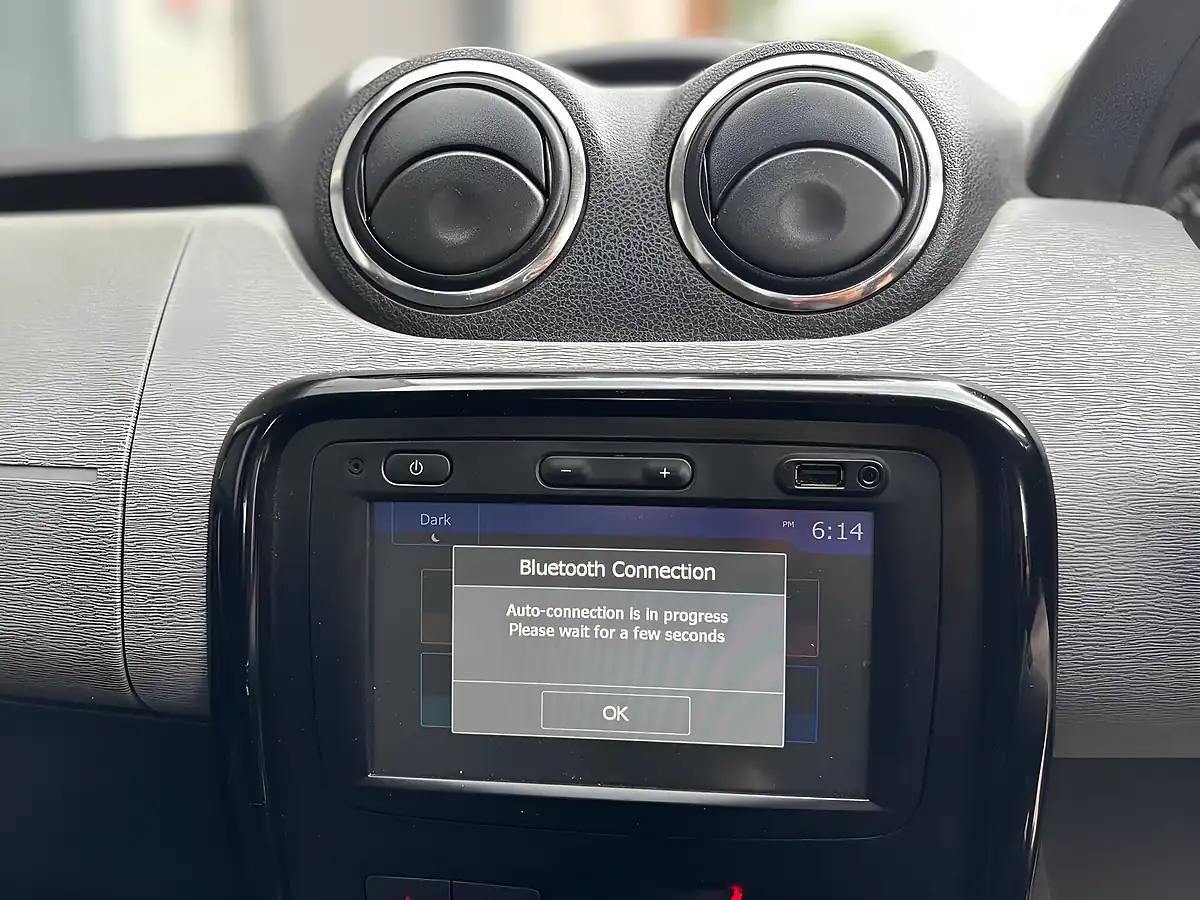 Used 2015 Dacia Duster Laureate Prime Blue - Interior and Exterior details 18