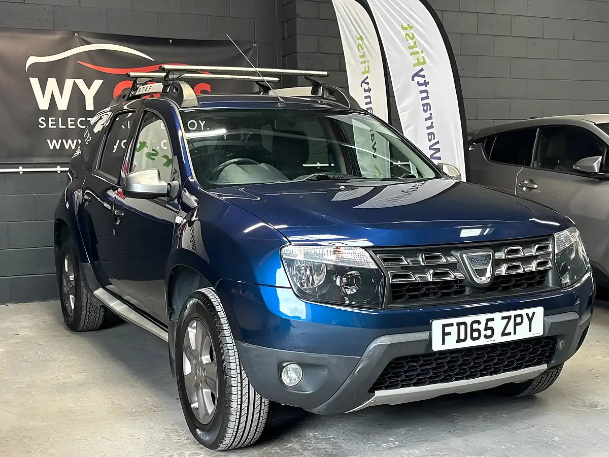 Used 2015 Dacia Duster Laureate Prime Blue - Interior and Exterior details 4