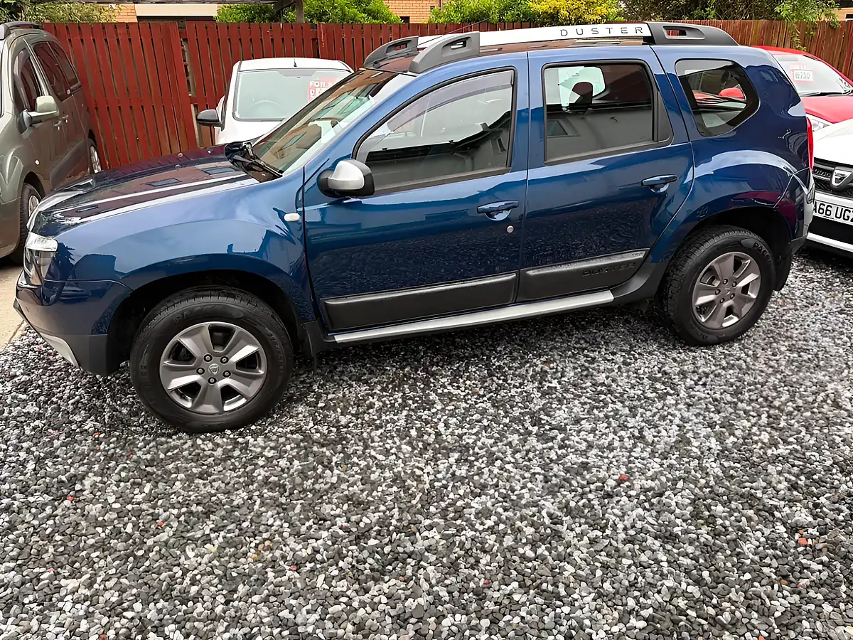 Used 2015 Dacia Duster Laureate Prime Blue - Interior and Exterior details 11