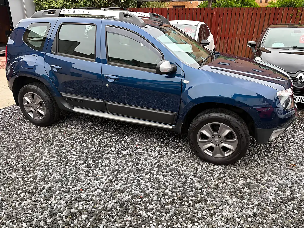 Used 2015 Dacia Duster Laureate Prime Blue - Interior and Exterior details 15