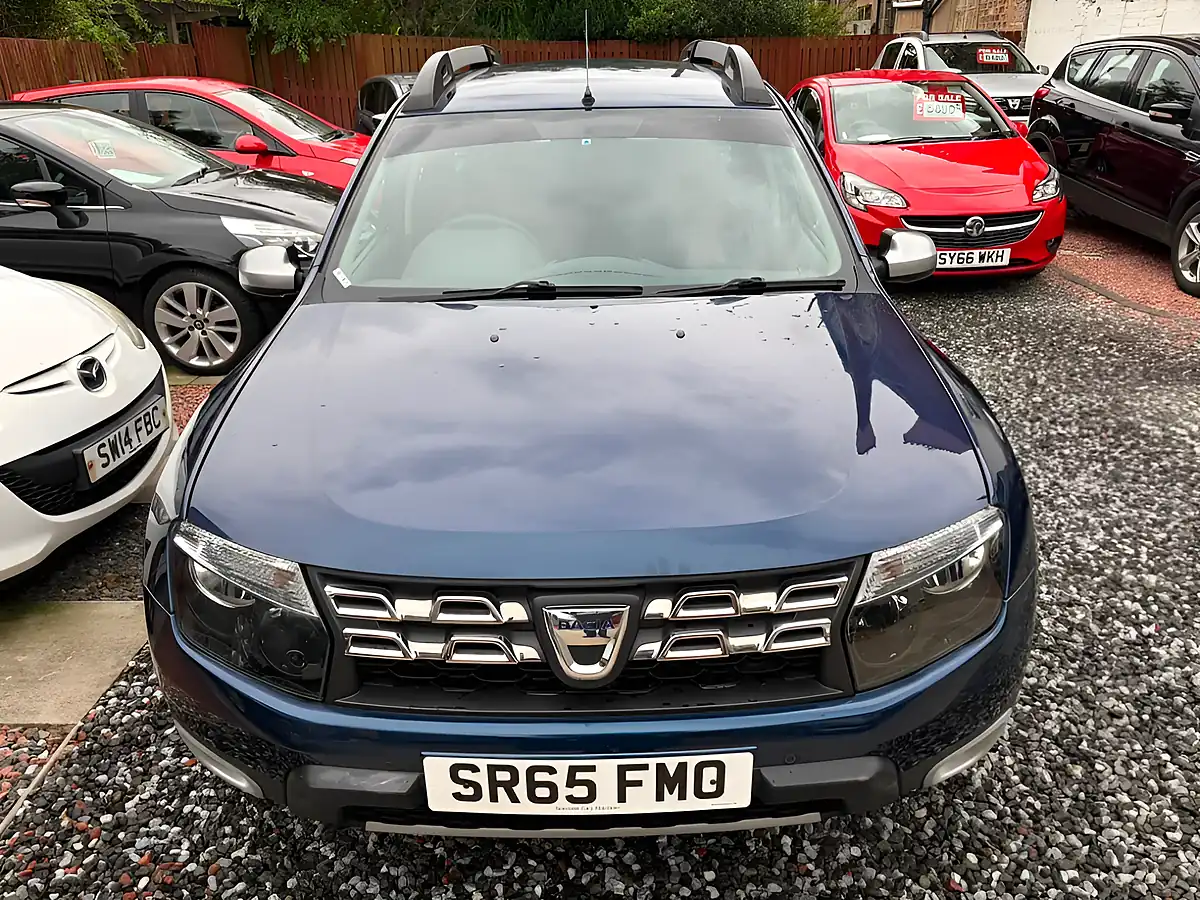 Used 2015 Dacia Duster Laureate Prime Blue - Interior and Exterior details 3