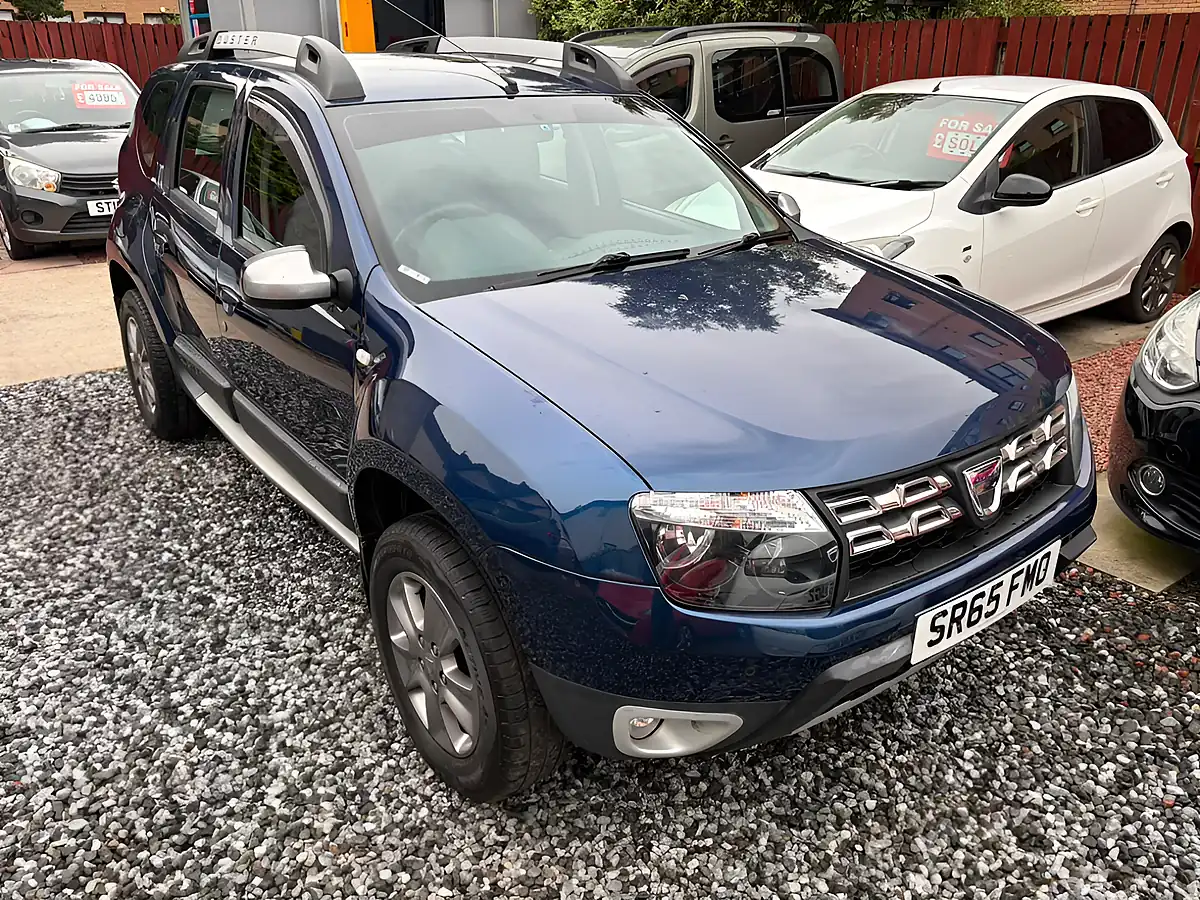 Used 2015 Dacia Duster Laureate Prime Blue - Interior and Exterior details 4
