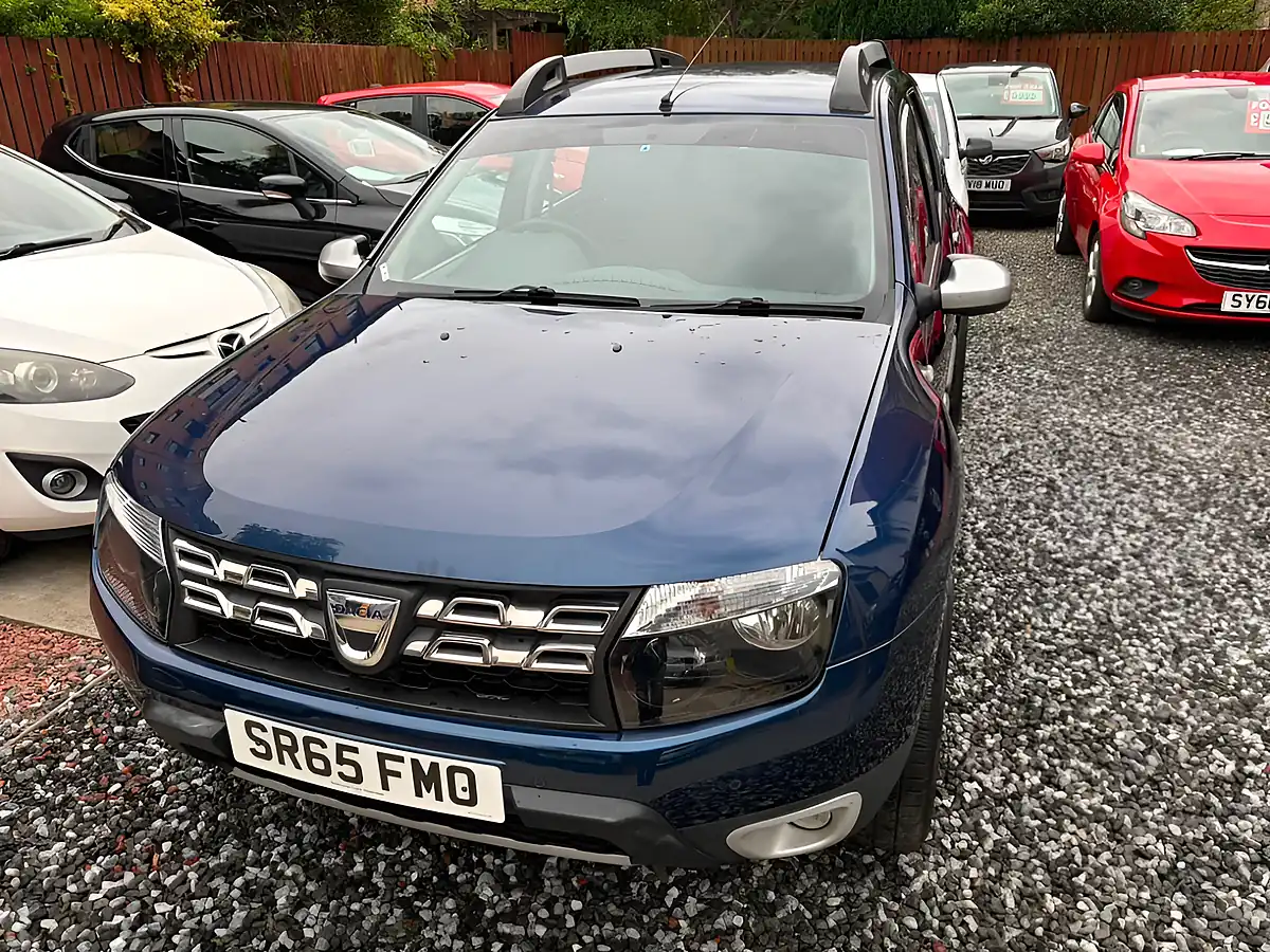 Used 2015 Dacia Duster Laureate Prime Blue - Interior and Exterior details 5