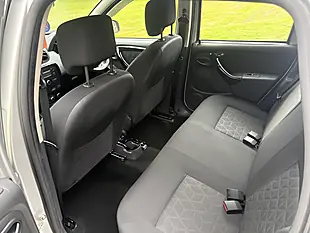 Used 2015 Dacia Duster Laureate Silver - Interior and Exterior details 17