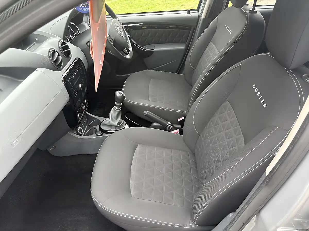 Used 2015 Dacia Duster Laureate Silver - Interior and Exterior details 18