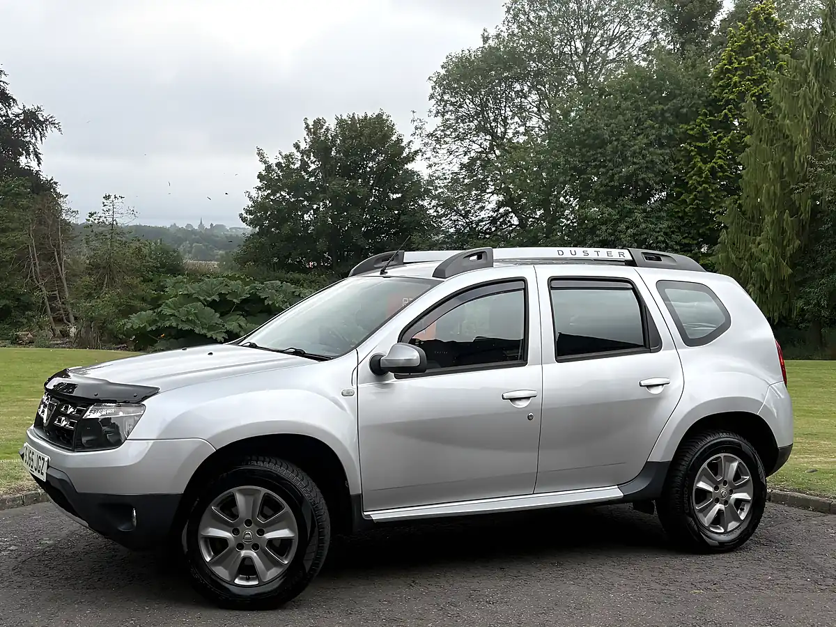 Used 2015 Dacia Duster Laureate Silver - Interior and Exterior details 2