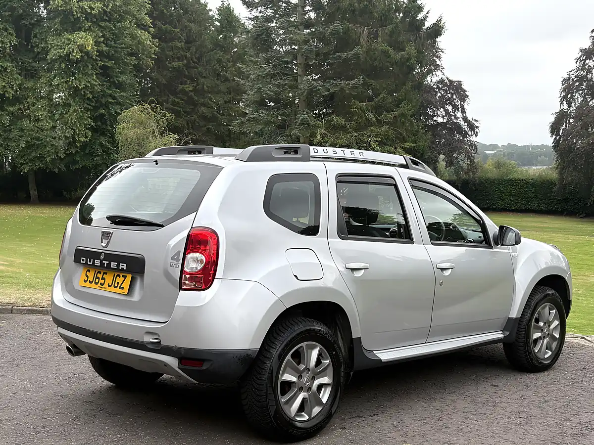 Used 2015 Dacia Duster Laureate Silver - Interior and Exterior details 5