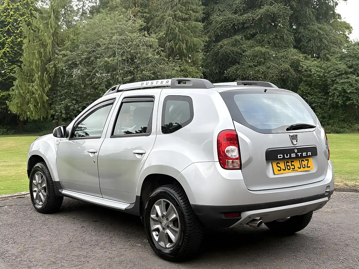 Used 2015 Dacia Duster Laureate Silver - Interior and Exterior details 6