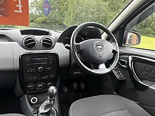 Used 2015 Dacia Duster Laureate Silver - Interior and Exterior details 8