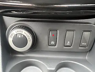 Used 2015 Dacia Duster Laureate Silver - Interior and Exterior details 9