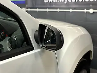 Used 2015 Dacia Duster Laureate White - Interior and Exterior details 11