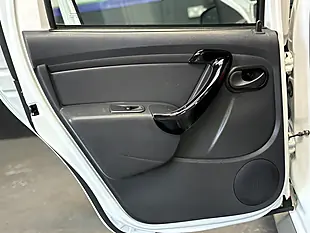 Used 2015 Dacia Duster Laureate White - Interior and Exterior details 12