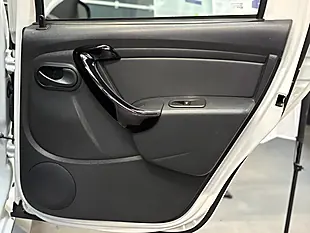 Used 2015 Dacia Duster Laureate White - Interior and Exterior details 13