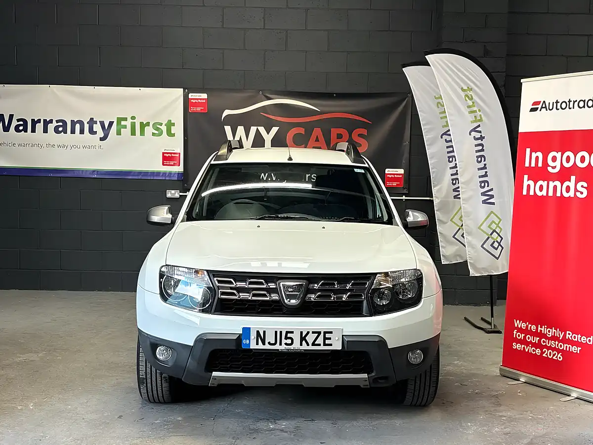 Used 2015 Dacia Duster Laureate White - Interior and Exterior details 3