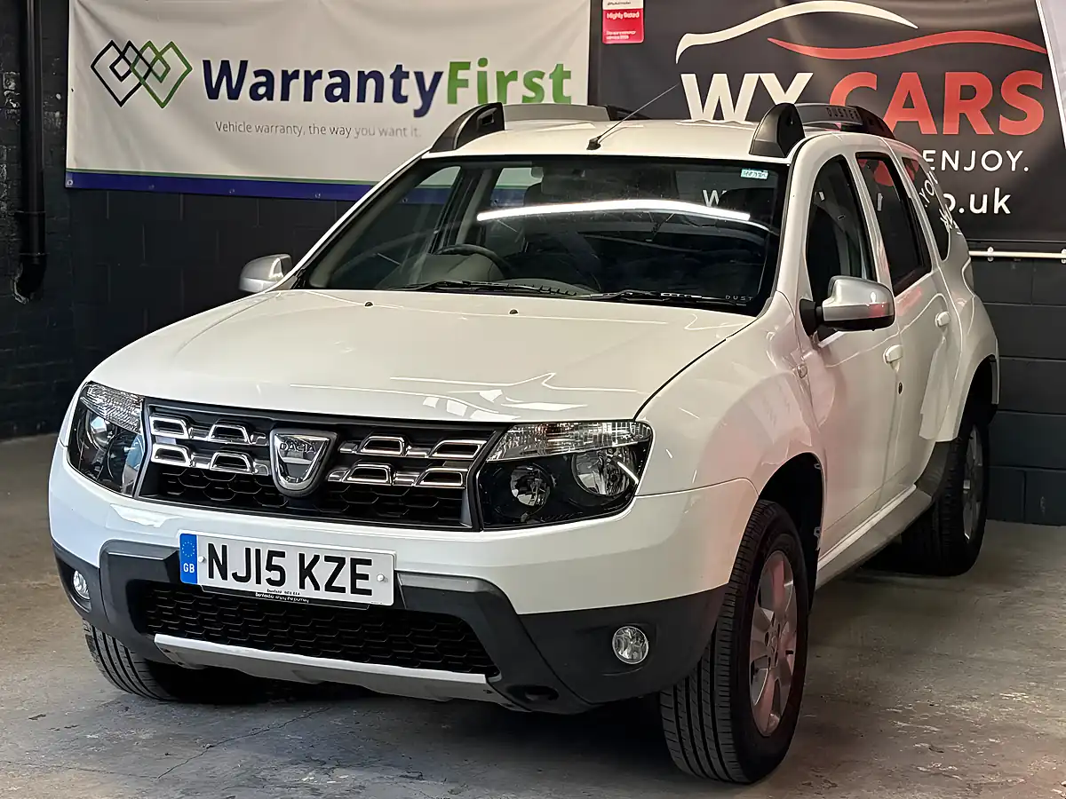 Used 2015 Dacia Duster Laureate White - Interior and Exterior details 4