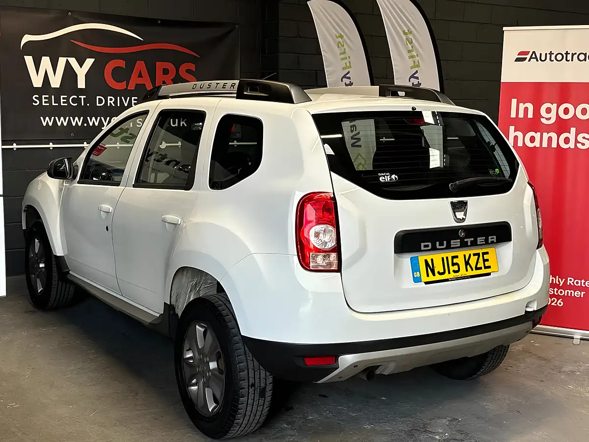 Used 2015 Dacia Duster Laureate White - Interior and Exterior details 5