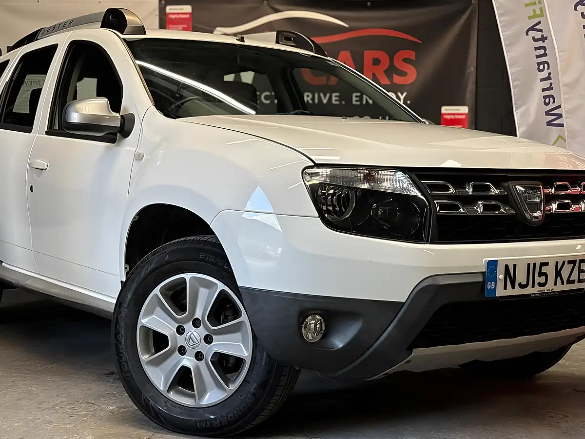 Used 2015 Dacia Duster Laureate White - Interior and Exterior details 6