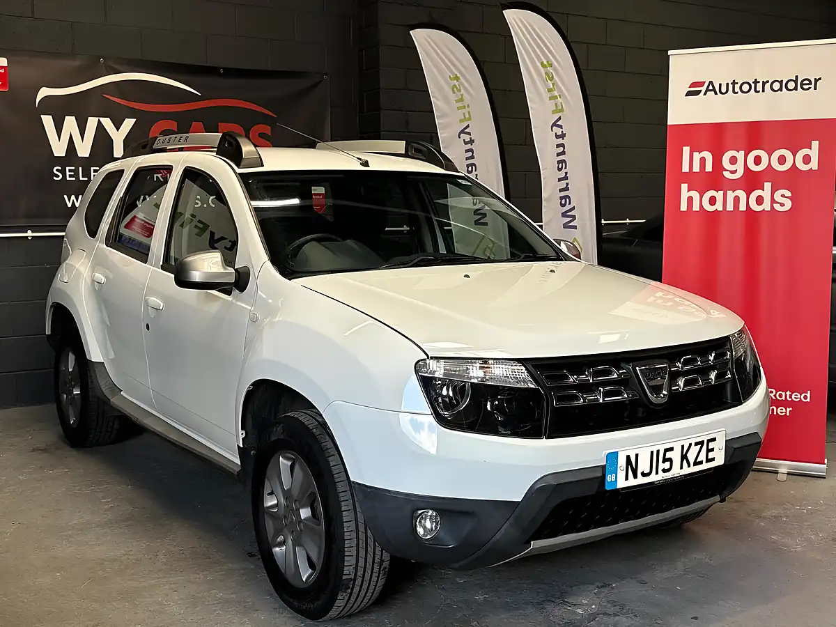 Used 2015 Dacia Duster Laureate White - Interior and Exterior details 7