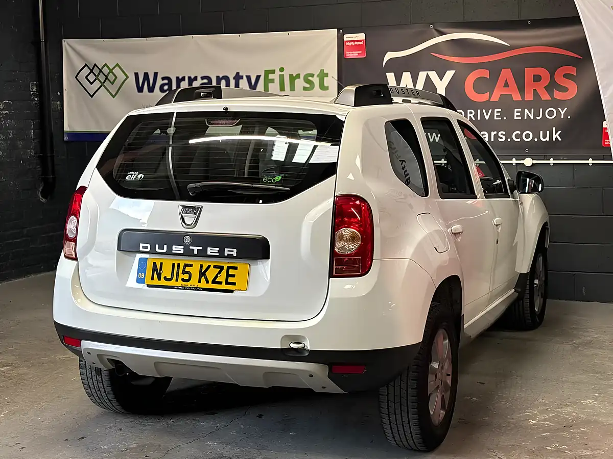 Used 2015 Dacia Duster Laureate White - Interior and Exterior details 9