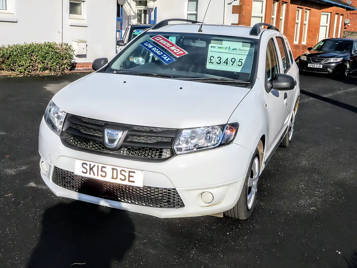 Used 2015 Dacia Logan Ambience White - Front View