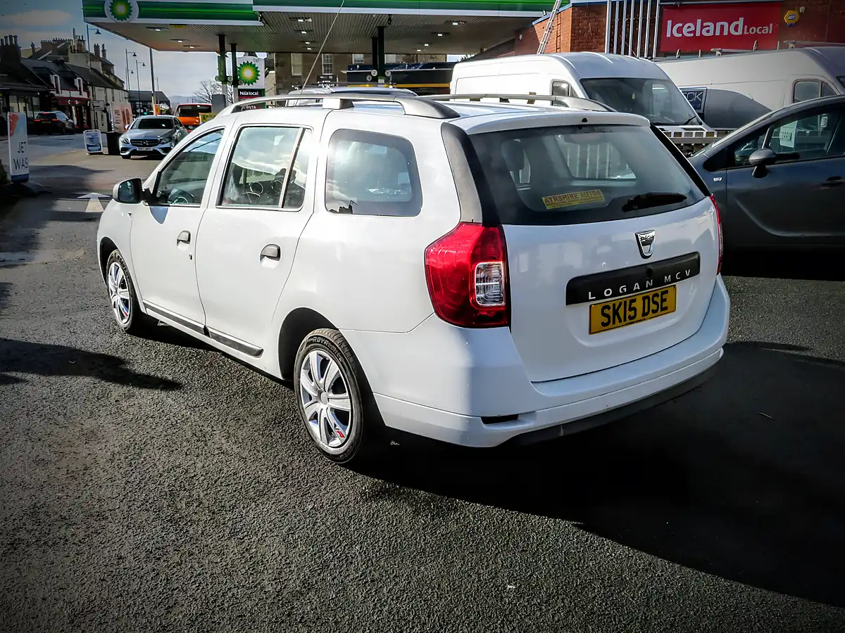 Used 2015 Dacia Logan Ambience White - Interior and Exterior details 5
