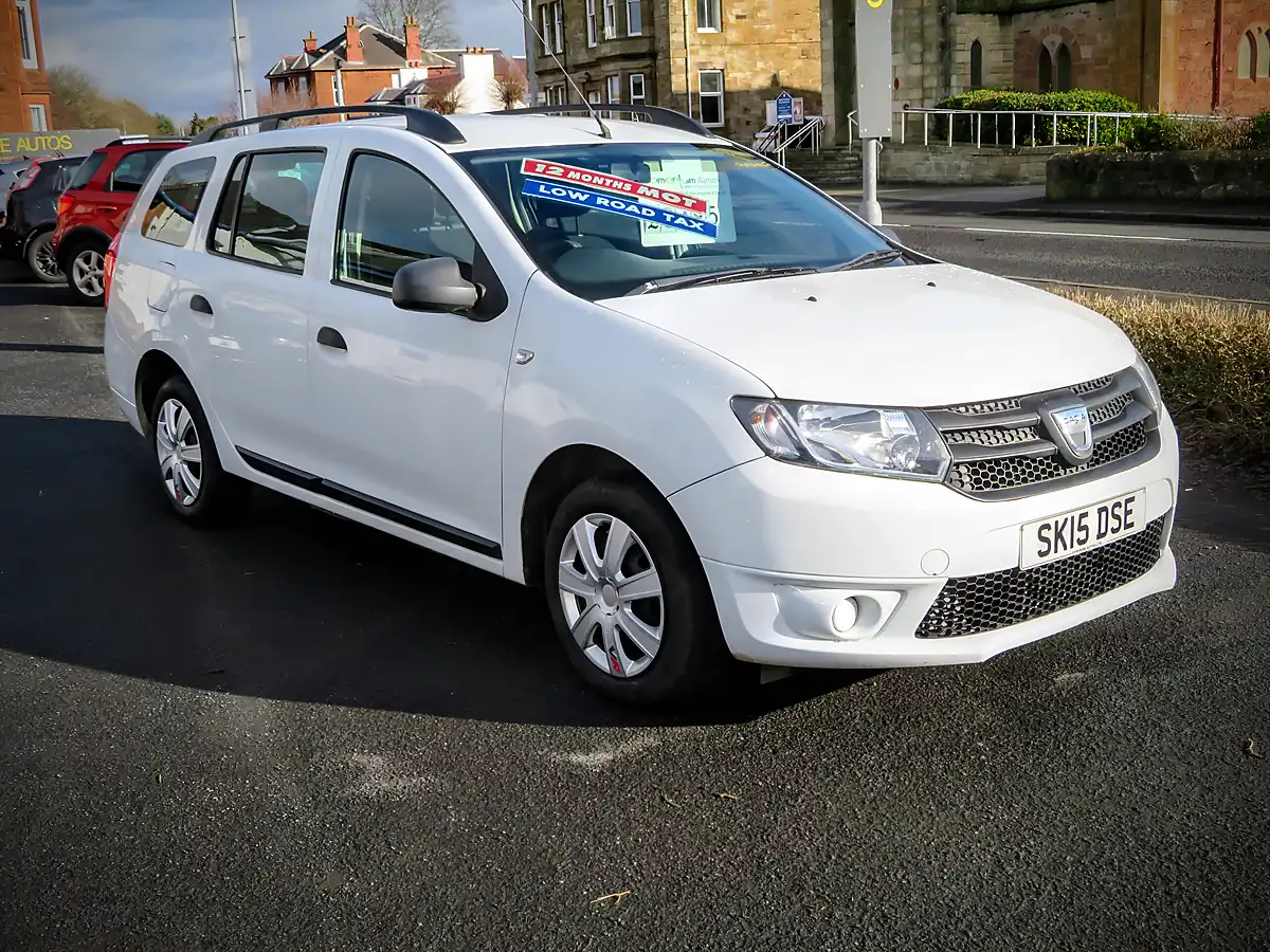 Used 2015 Dacia Logan Ambience White - Interior and Exterior details 9
