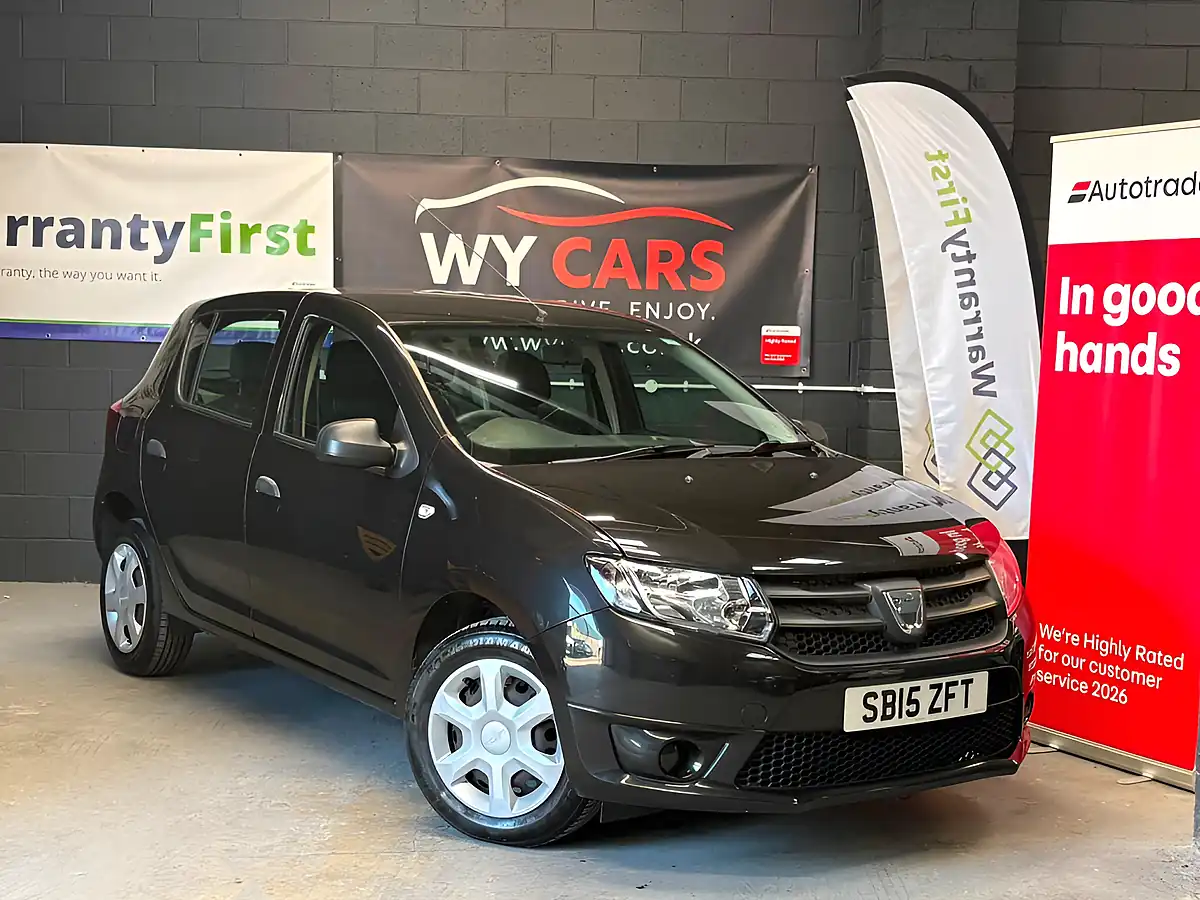 Used 2015 Dacia Sandero Ambiance Black - Front View