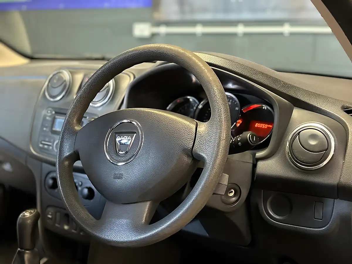 Used 2015 Dacia Sandero Ambiance Black - Interior and Exterior details 12