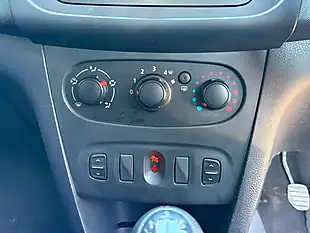 Used 2015 Dacia Sandero Ambiance Black - Interior and Exterior details 16