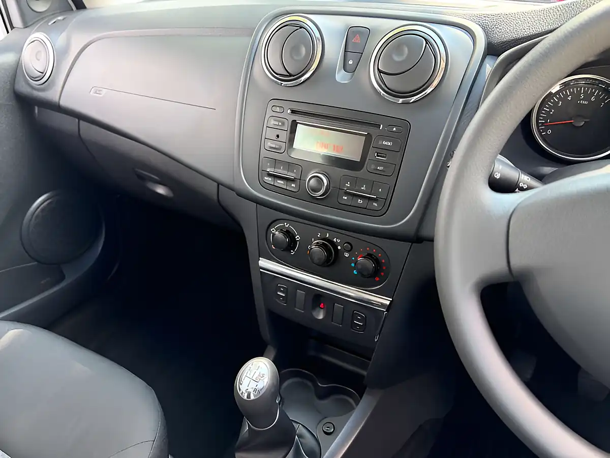 Used 2015 Dacia Sandero Ambiance Glacier White - Interior and Exterior details 10