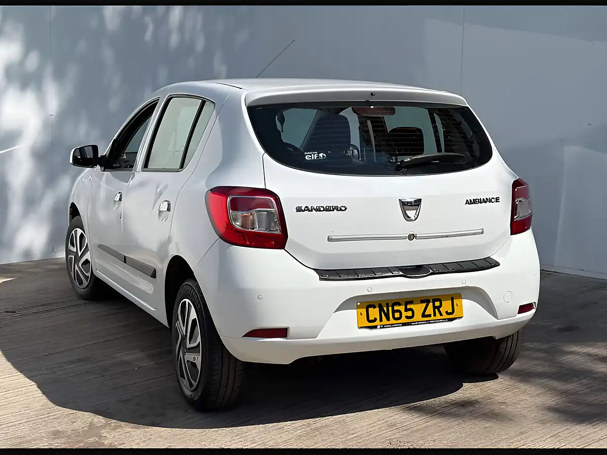 Used 2015 Dacia Sandero Ambiance Glacier White - Interior and Exterior details 15