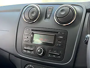 Used 2015 Dacia Sandero Ambiance Glacier White - Interior and Exterior details 16