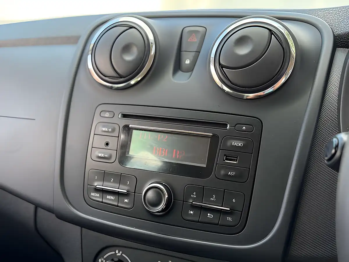 Used 2015 Dacia Sandero Ambiance Glacier White - Interior and Exterior details 16