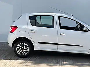 Used 2015 Dacia Sandero Ambiance Glacier White - Interior and Exterior details 9