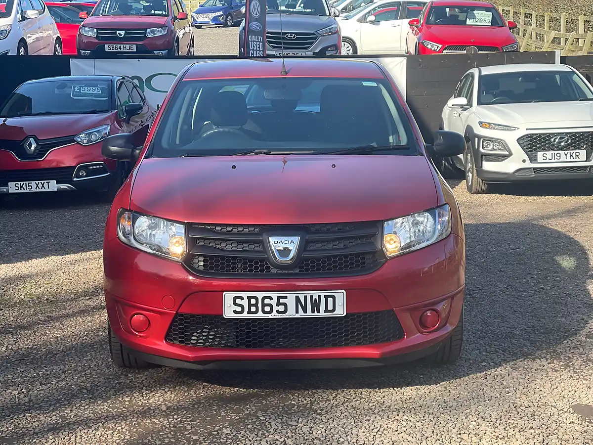 Used 2015 Dacia Sandero Ambiance Red - Interior and Exterior details 2