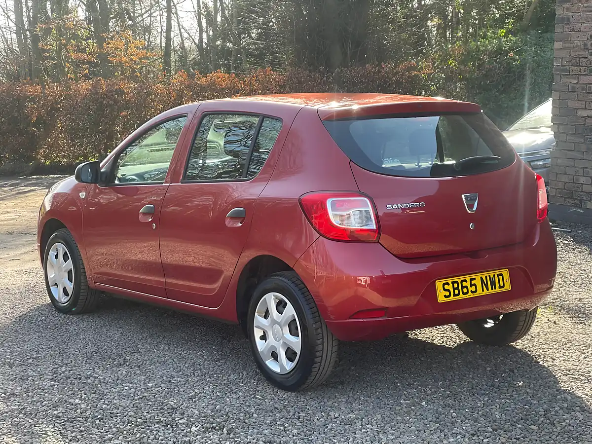 Used 2015 Dacia Sandero Ambiance Red - Interior and Exterior details 6