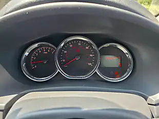 Used 2015 Dacia Sandero Ambiance Red - Interior and Exterior details 10