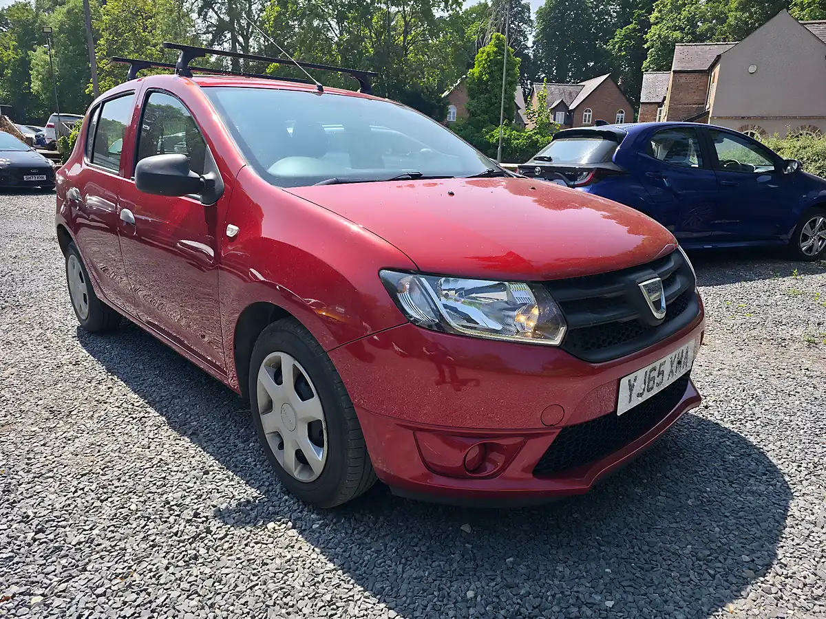 Used 2015 Dacia Sandero Ambiance Red - Interior and Exterior details 2