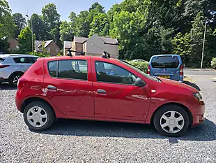 Used 2015 Dacia Sandero Ambiance Red - Interior and Exterior details 4