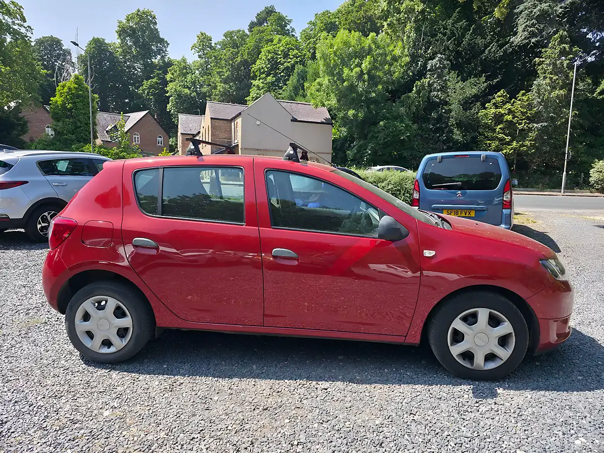 Used 2015 Dacia Sandero Ambiance Red - Interior and Exterior details 4